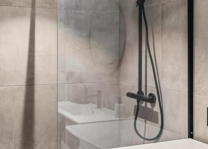 Odda Living - 3br & 1br - A3 شقة